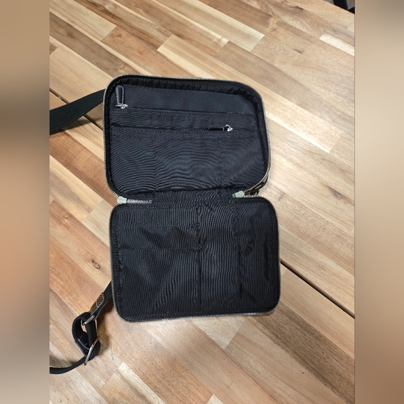 Coach Signature Canvas Monogram Crossbody Messenger bag w/ 3 Zip Compartment - Picture 11 of 16